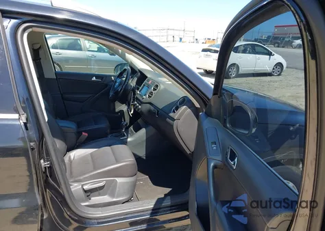 2011 Volkswagen Tiguan Se z USA, uszkodzony, nr VIN WVGAV7AX6BW547439